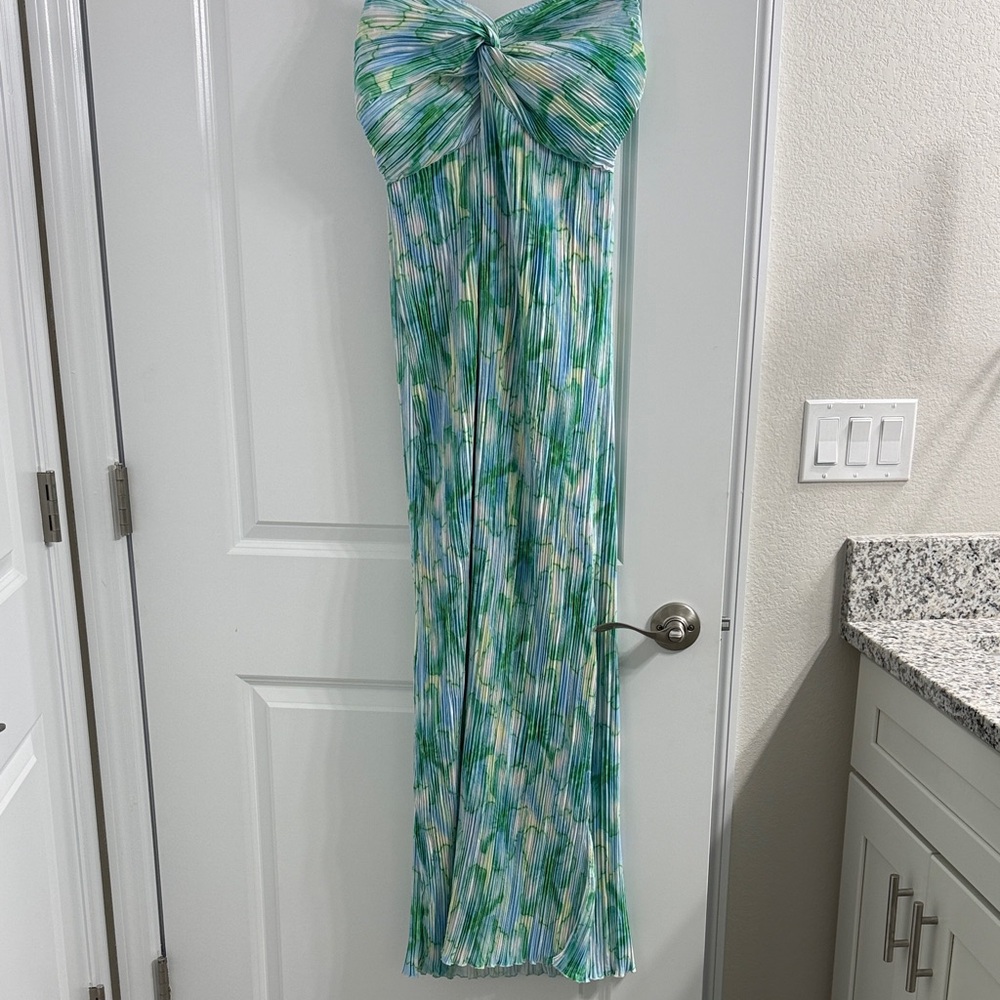 SHEIN Blue & Green Strapless Pleated Maxi Dress
